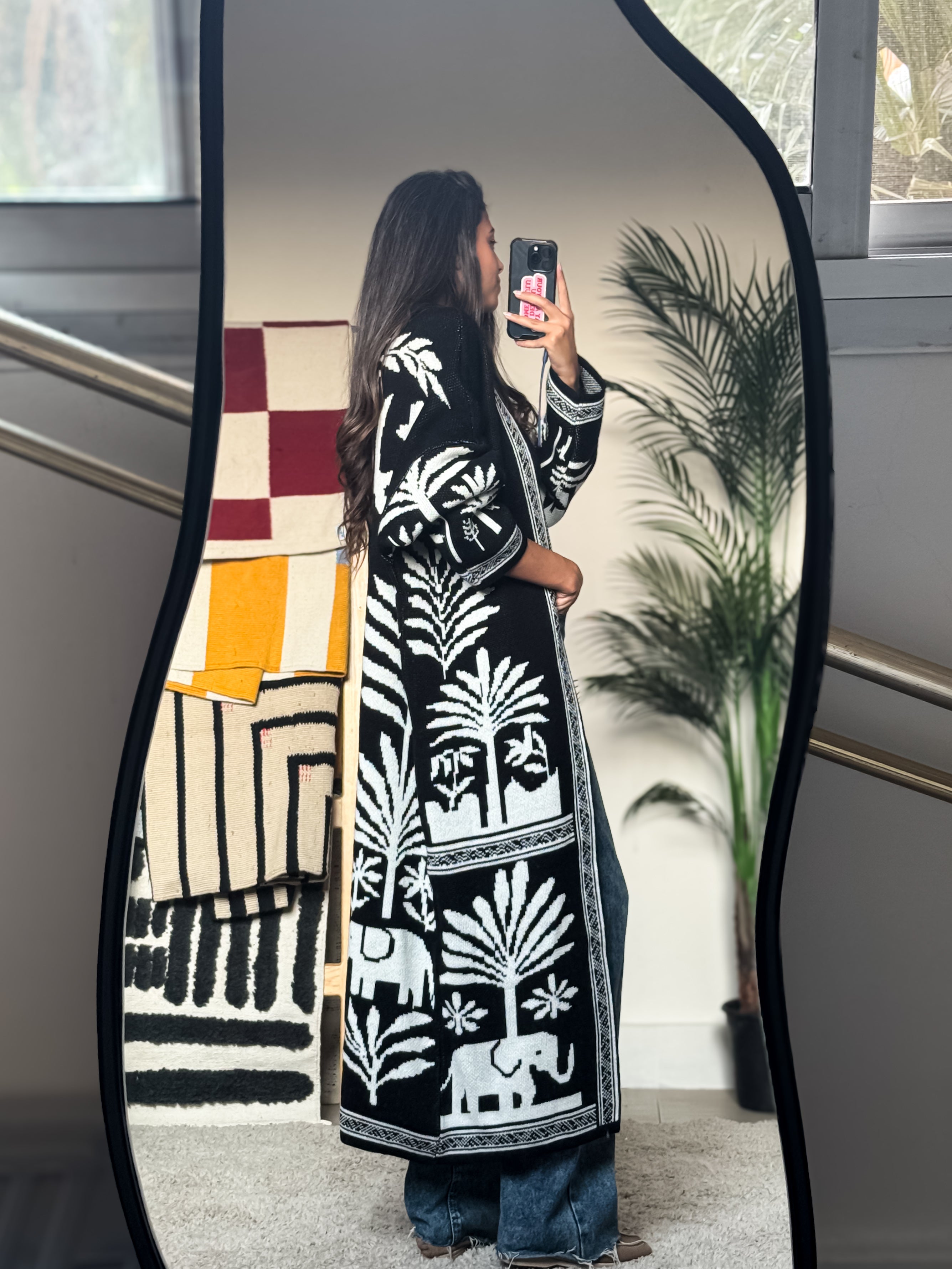 Noir Oasis cardigan – www.alayaeg.com